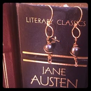 Elinor’s Sense - Literati Love Pearl Earrings
